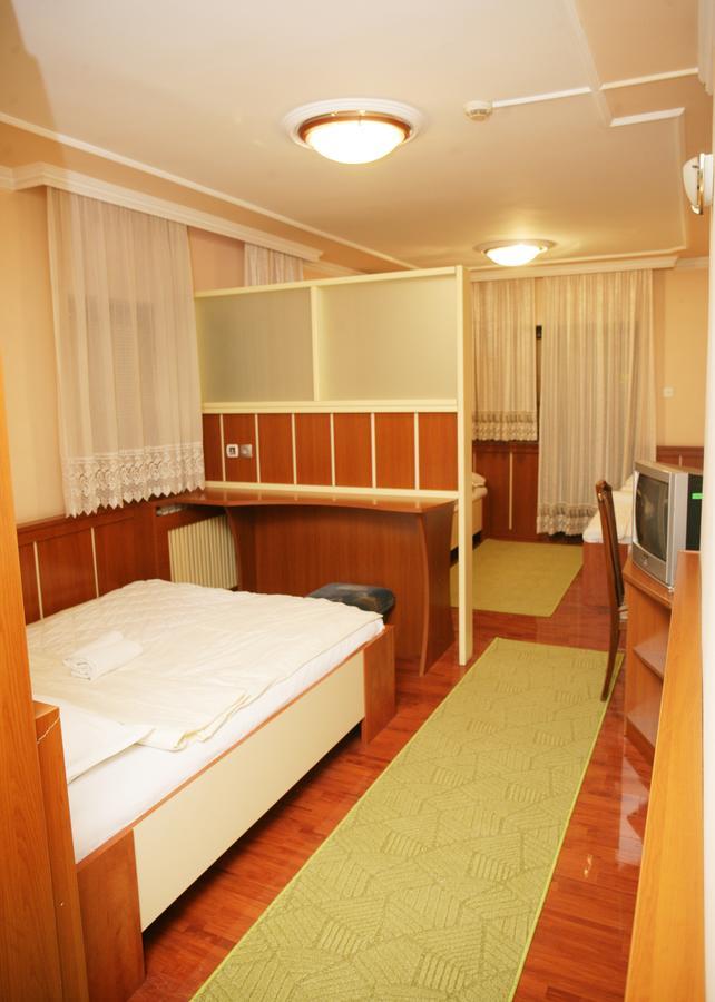 Motel Nana 巴尼西卢卡 外观 照片